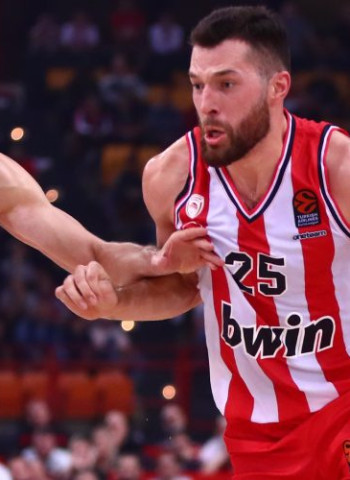 El Real Madrid negocia con Olympiacos por Alec Peters