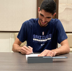 Santi Aldama, tres años a los Memphis Grizzlies