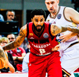 Casademont Zaragoza remonta en el último cuarto y logra la clasificación (88-90)