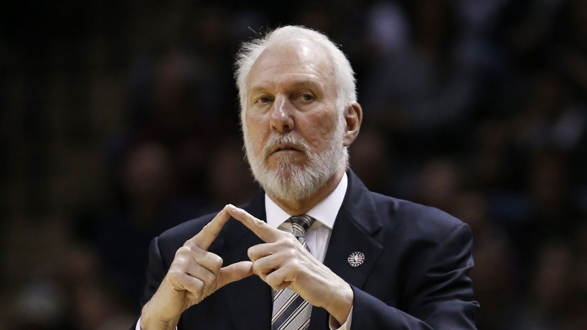 Popovich tiene un plan para frenar a los Warriors, "Rezar"