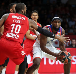 El Anadolu Efes gana al Bayern desde la defensa y el triple (63-88)