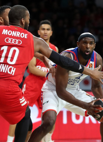 El Anadolu Efes gana al Bayern desde la defensa y el triple (63-88)