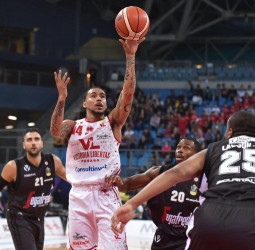 El Barcelona se interesa en el base Dallas Moore