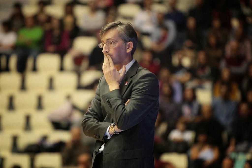 Moncho Fernández: “Creo que con los jugadores que tenemos estamos capacitados para ganar el partido ante ICL Manresa”