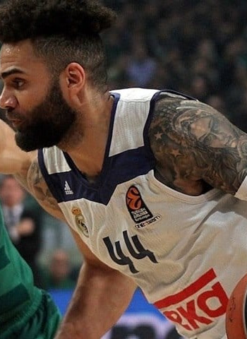 Más problemas para el Real Madrid, Jeffrey Taylor se lesiona