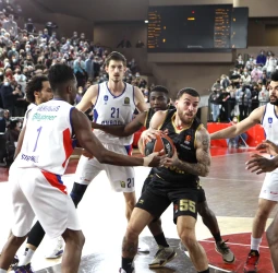 Mike James guía al Mónaco a una victoria de prestigio (102-80)