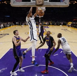 Los Grizzlies hunden un poquito más a los Angeles Lakers