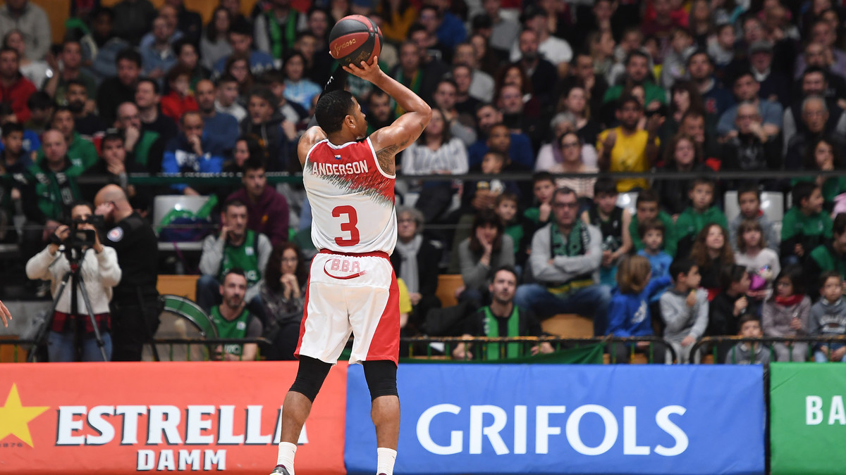 El Montakit Fuenlabrada se impone al Joventut con una canasta de Richotti (79-81)
