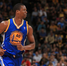 Los Warriors sobreviven en Memphis