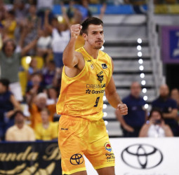 Nico Brussino lidera la victoria del Gran Canaria ante un luchador Bàsquet Girona (89-84)