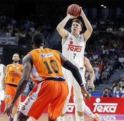 El Real Madrid gana al Valencia Basket y pone el 2-0 en la eliminatoria (97-88)