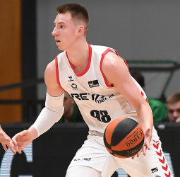 Arnoldas Kulboka apunta a los Charlotte Hornets