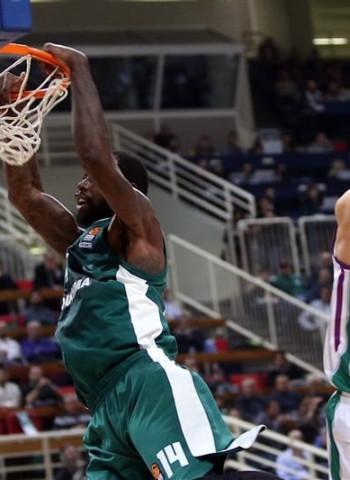 La expulsión de Carlos Suárez sentencia al Unicaja ante el Panathinaikos (82-71)