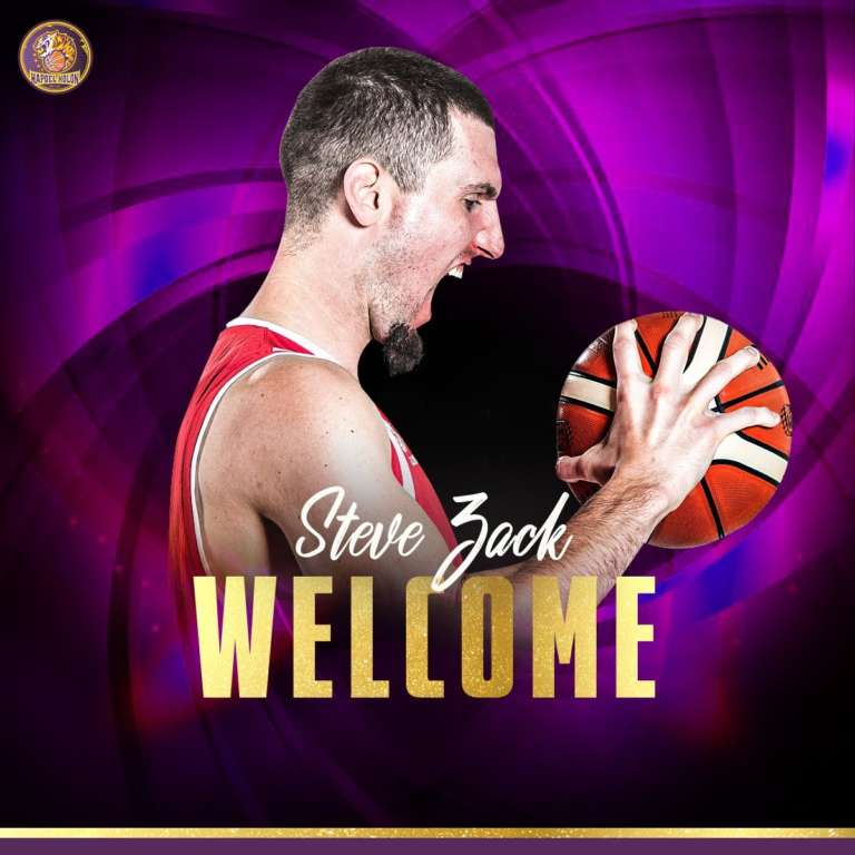 Suleiman Braimoh al Hapoel Jerusalem, y Steve Zack al Hapoel Holon
