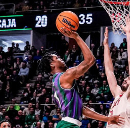 Carter impulsa al Unicaja al liderato (92-74)