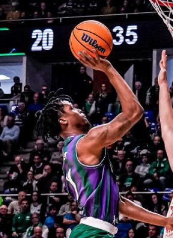 Carter impulsa al Unicaja al liderato (92-74)
