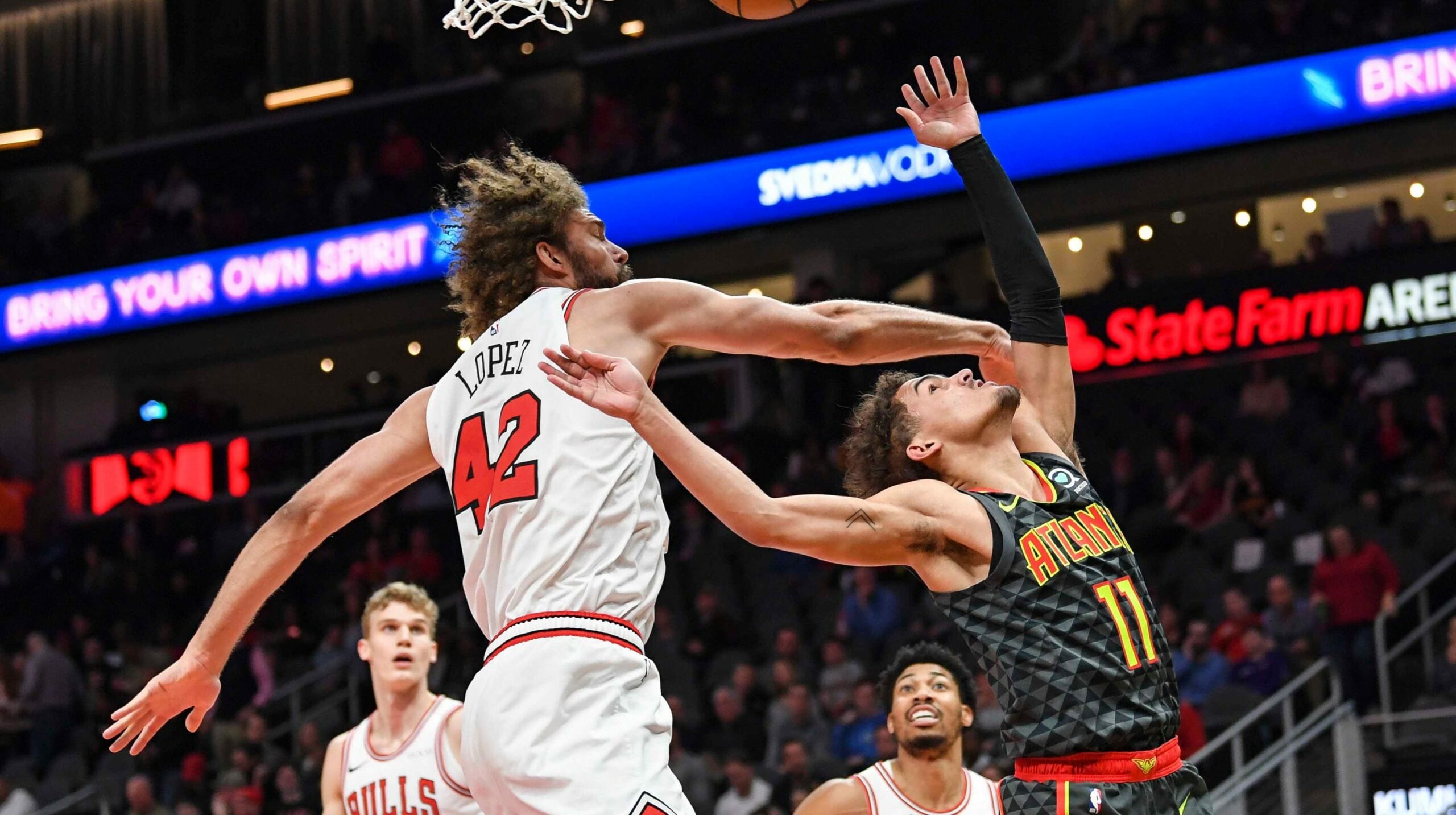La noche NBA nos deja un partido con cuatro prórrogas, y las victorias de Raptors, Celtics y Bucks
