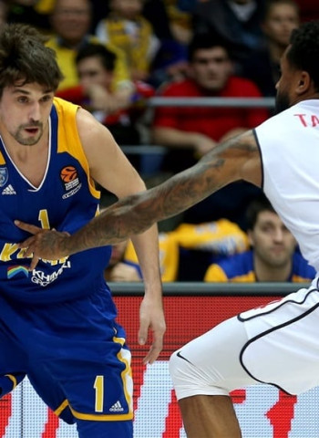 Shved ejecuta al Brose Baskets (82-73)