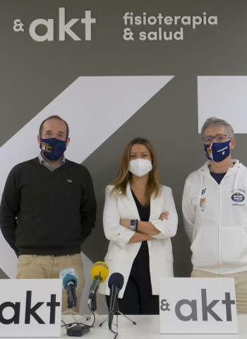 Moncho Fernández: “Me gustaría que la afición viese un Monbus Obradorio solidario, dinámico, que se pasa el balón, que trabaja en los dos lados de la pista, que se esfuerza”