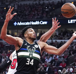 Antetokounmpo supera a Abdul-Jabbar y ya es el máximo reboteador en la historia de los Bucks