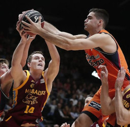 Partido muy igualado con victoria final para el Valencia Basket (89-83)