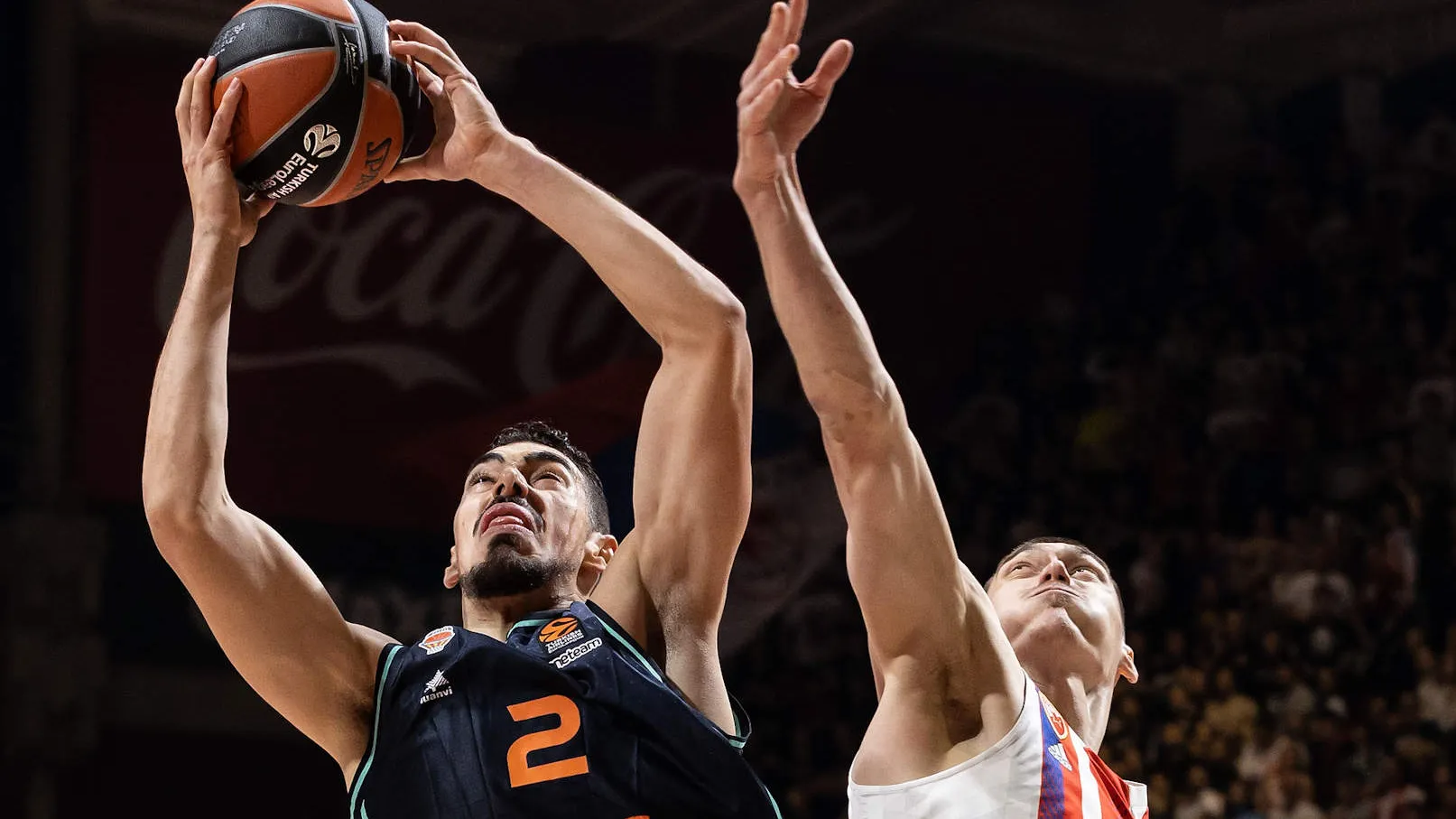 Valencia Basket se salva de otra quema venciendo a Estrella Roja (85-81)