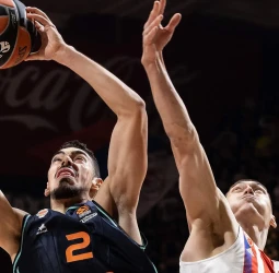 Valencia Basket se salva de otra quema venciendo a Estrella Roja (85-81)
