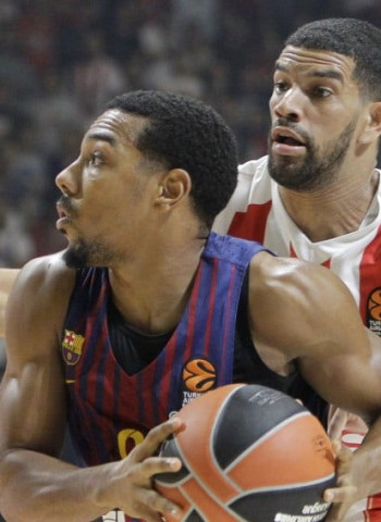 El Barcelona busca un base