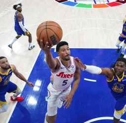 Grimes rompe la mala racha de los Sixers y supera a los Warriors, 126-119