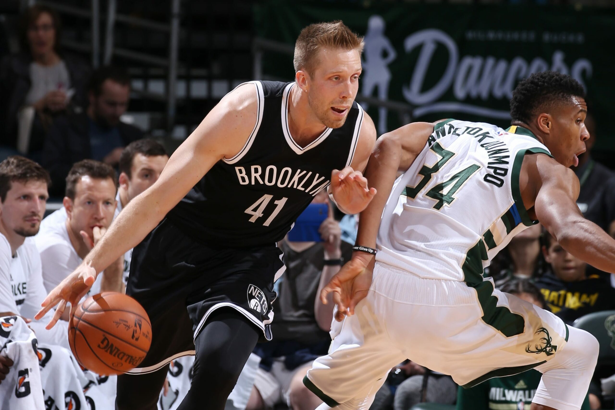 El ex taronja Justin Hamilton, rumbo a los Raptors