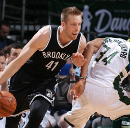 El ex taronja Justin Hamilton, rumbo a los Raptors