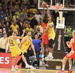El Maccabi cierra mejor el partido ante el Olympiacos (90-84)