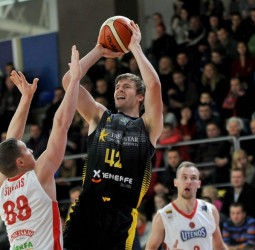 Aaron Doornekamp podría ir al Valencia Basket