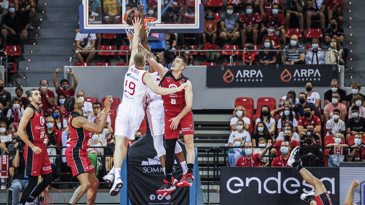 Casademont Zaragoza levanta el telón con victoria ante BAXI Manresa (98-91)