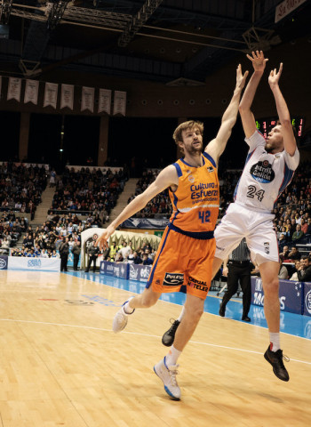 La ACB consulta a sus clubes si querrían una liga sin playoffs