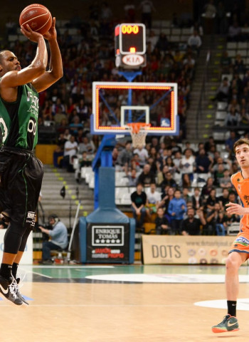 Demond Mallet se retira