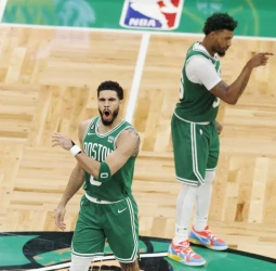 Tatum, con 51 puntos, destroza a los Sixers en el séptimo (112-88) [4-3]