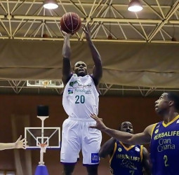 Derrota del Unicaja ante Herbalife Gran Canaria en Archidona (69-93)