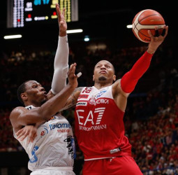 Goudelock marca la diferencia en el primer partido de la final italiana (98-85)