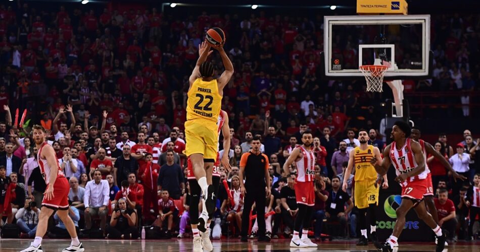 La EuroLeague dicta que la falta de Petrusev sobre Parker estuvo bien pitada