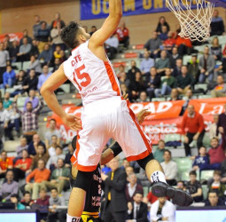 La lucha por los Play Off en la BCL se pone interesante. Pierre-Antonie Gillet del Iberostar Tenerife 36 de valoración