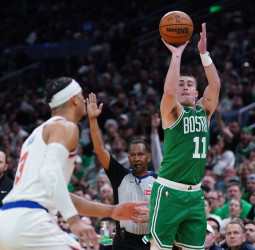 A Boston le vuelven a entrar los triples y arrasa en el MSG, 115-93 [1-2]
