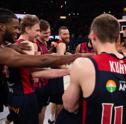 Cazoo Baskonia luchará por el liderato en solitario arropado por su afición