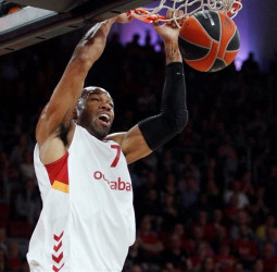 El Galatasaray adelanta en la clasificación al Brose Baskets (79-84)