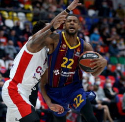 La defensa da el triunfo al Barcelona en Moscú (75-88)