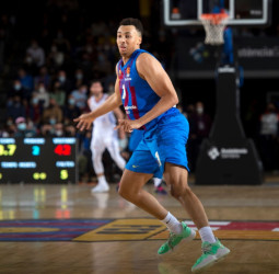 Dante Exum renovará con el Barcelona hasta final de temporada