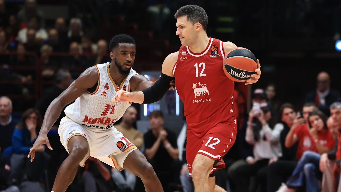 El Milán vence al Mónaco para obtener su primera victoria en casa, 79-71