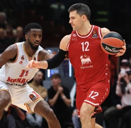 El Milán vence al Mónaco para obtener su primera victoria en casa, 79-71