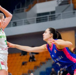 El Baxi Ferrol se estrena en la EuroCup femenina, 59-73