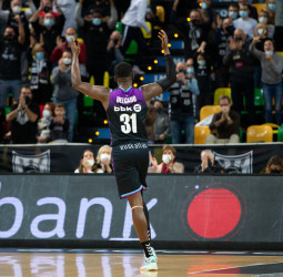 El Surne Bilbao Basket arrolla al Gran Canaria en Miribilla (95-80)